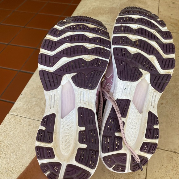 Asics Gel Kayano 28 Light Pink Running Shoes - Picture 9 of 10